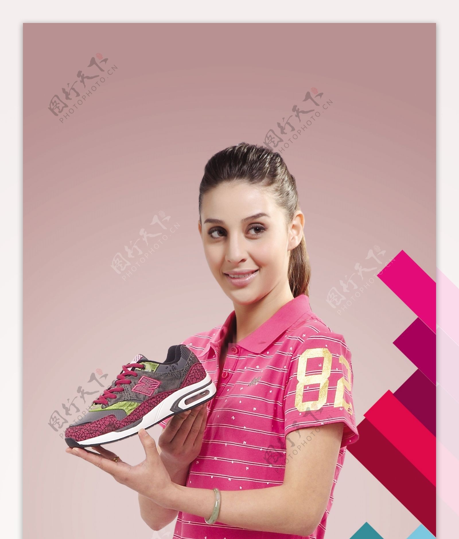 女运动鞋海报图片