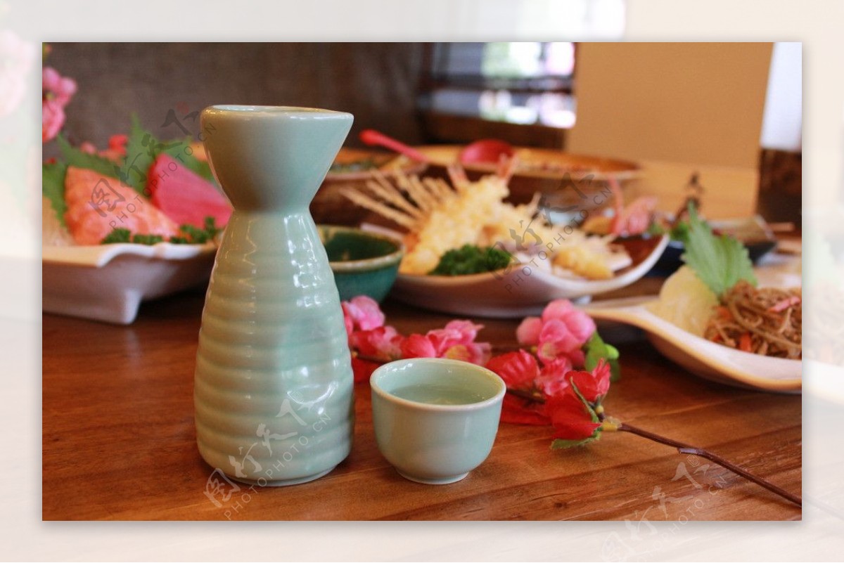 日式酒壶图片