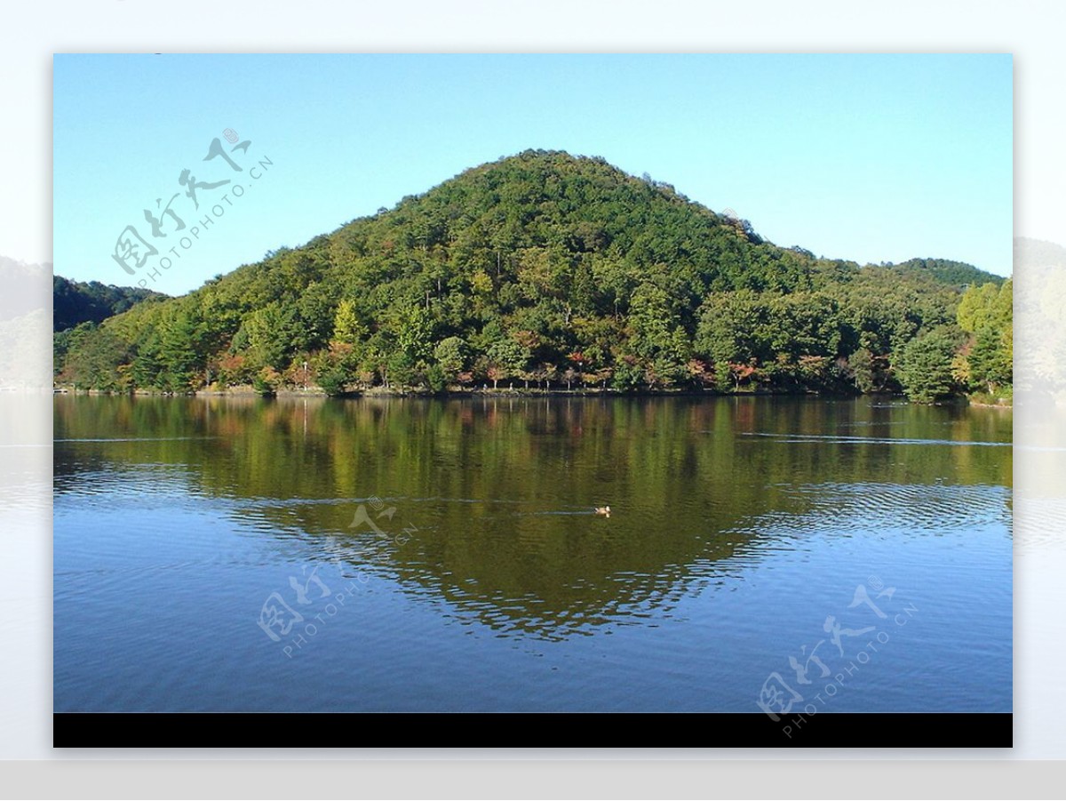 湖上島图片
