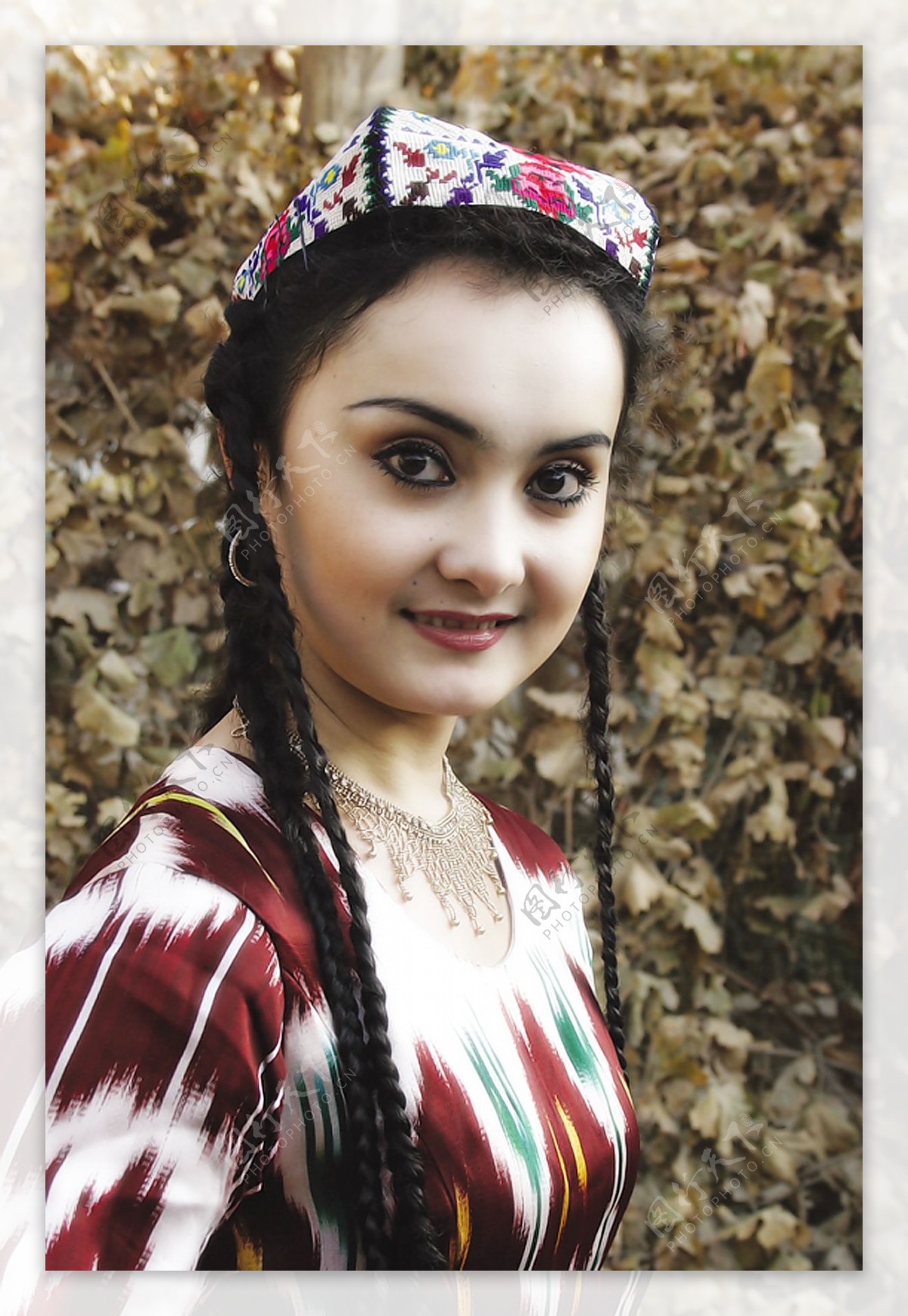 新疆维吾尔维族维吾尔美女图片