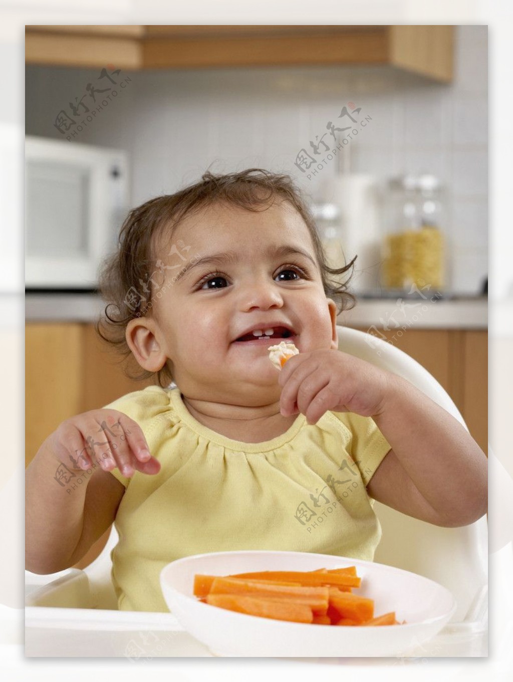 吃蔬菜的婴儿宝宝图片