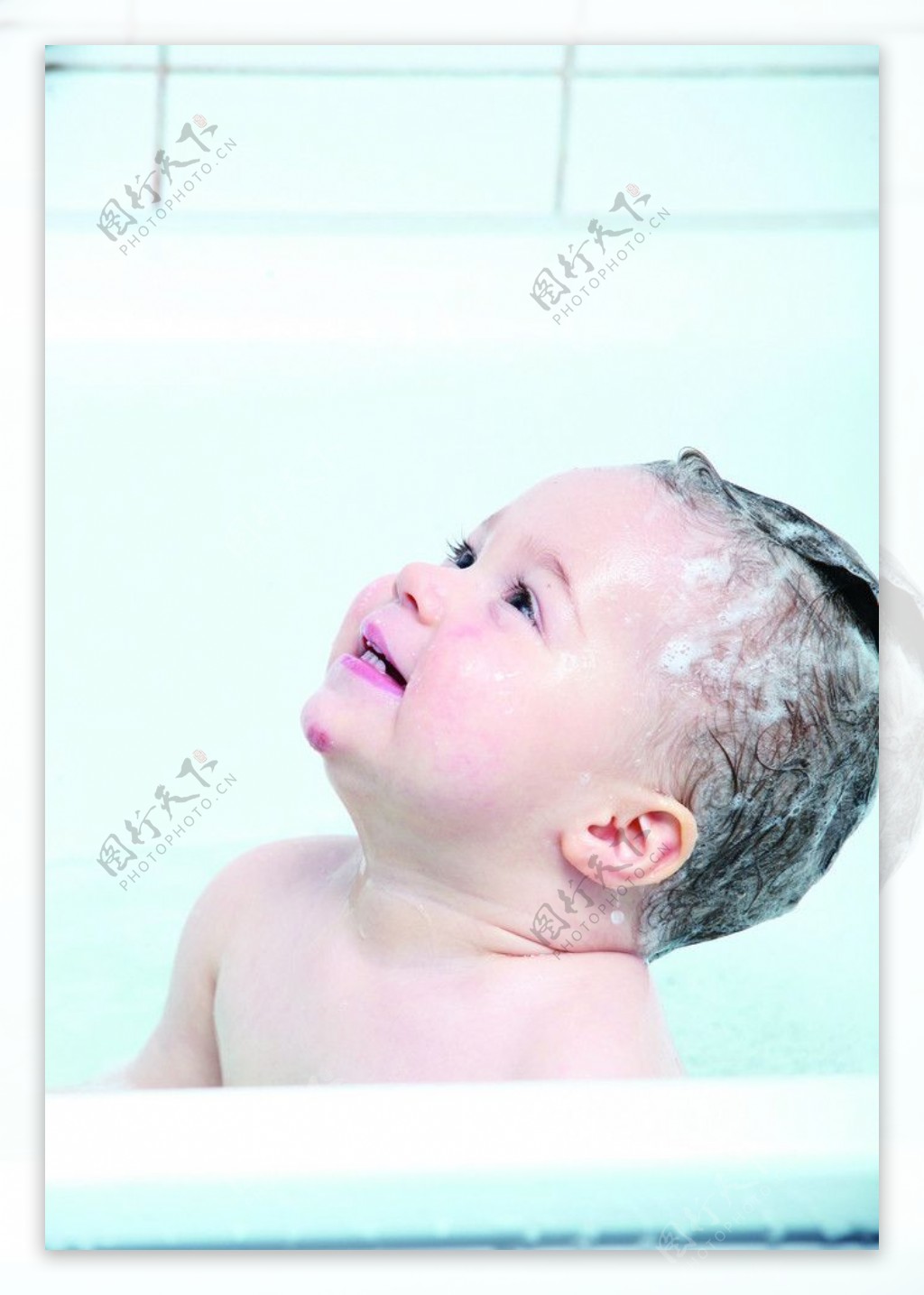 宝宝洗澡图片