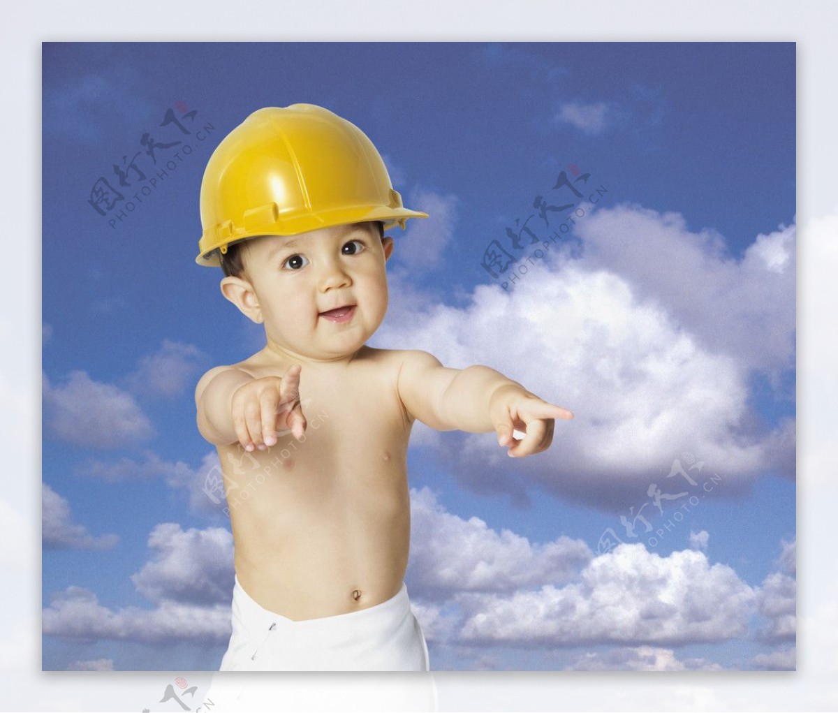 打扮成建筑工人的宝宝婴儿图片