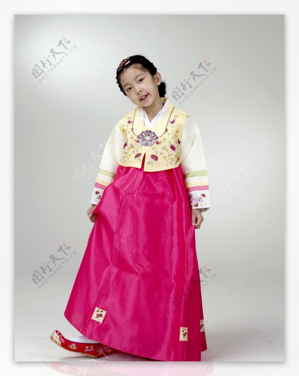 朝鲜服装小女孩图片