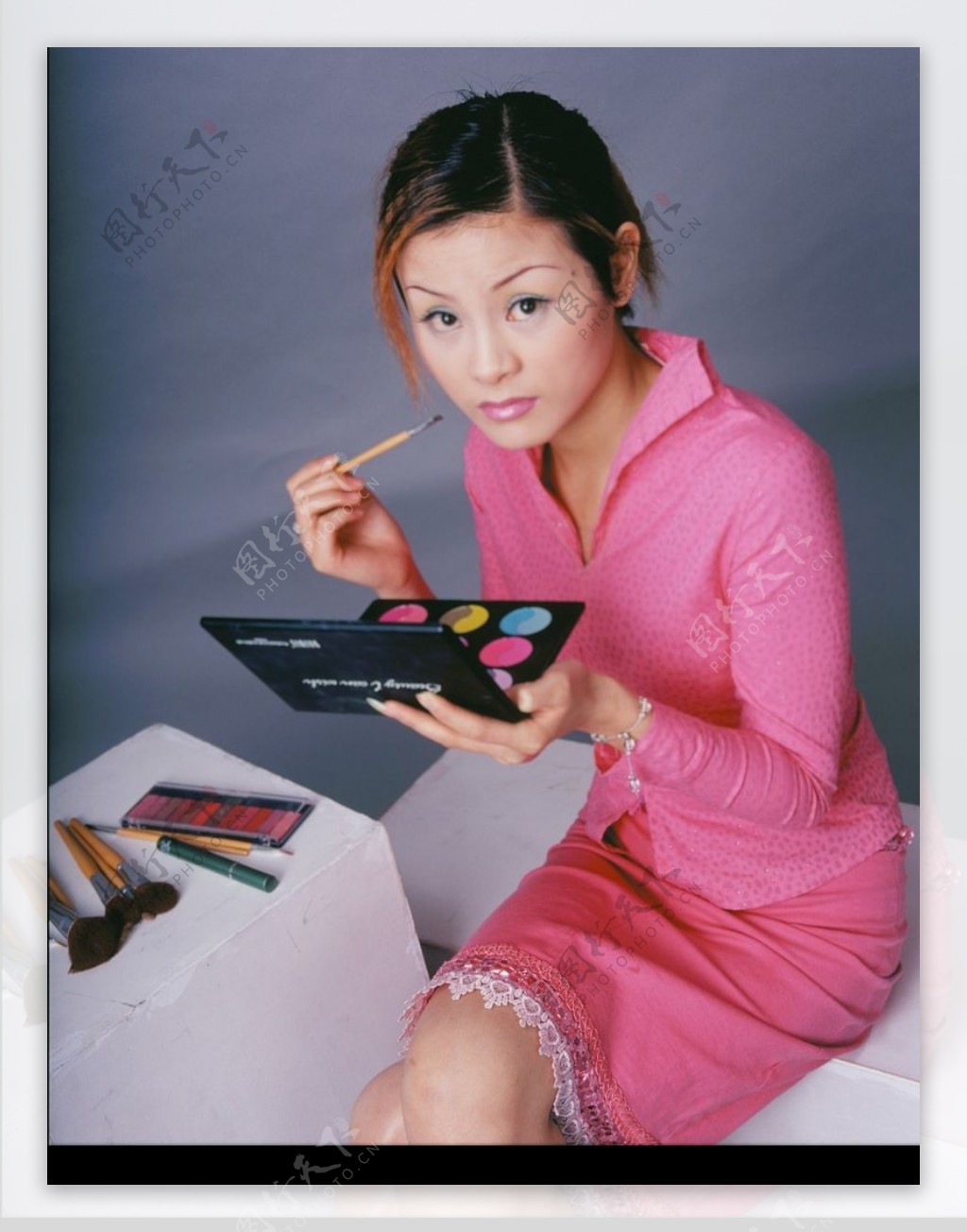 高清美女桌面壁纸(1600×1200) 中国美女 完整页_pc6资讯