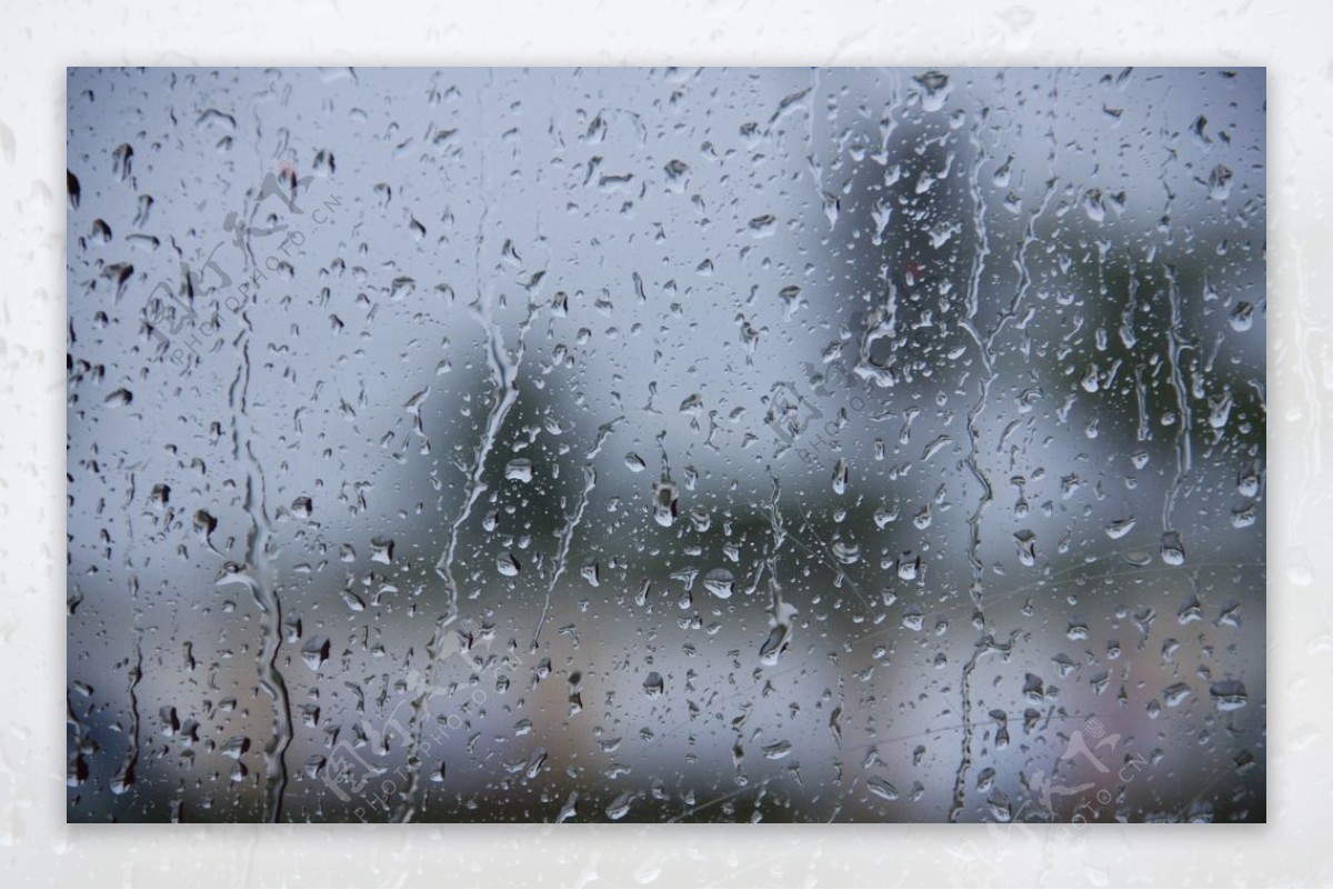 玻璃上的雨滴高清图片素材