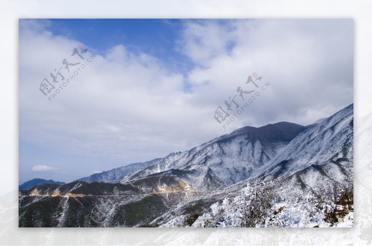 高山冬季景色