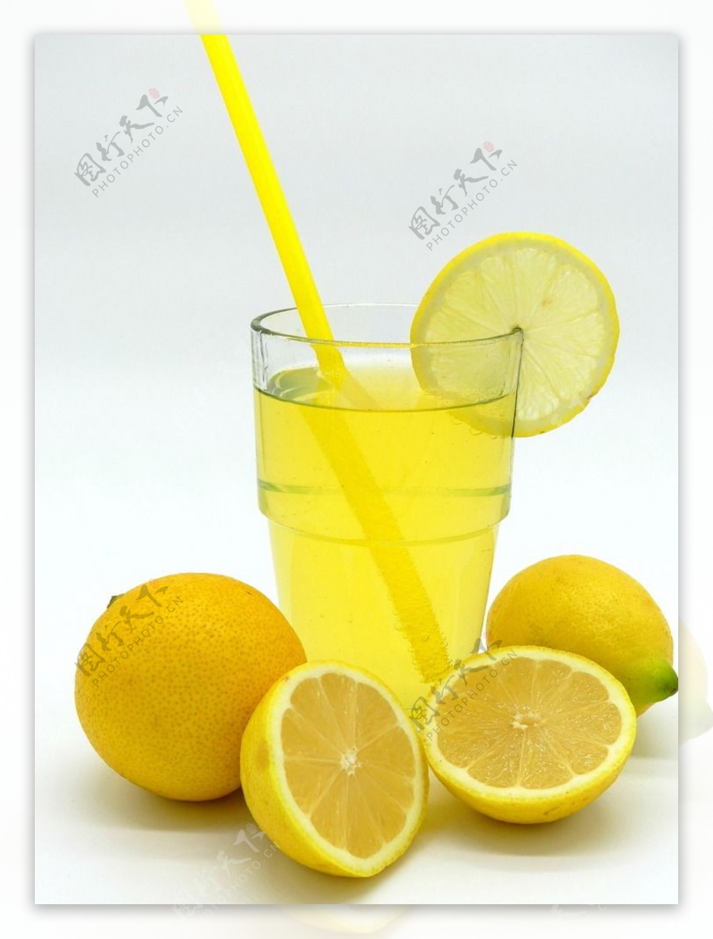 黄色柠檬苏打水