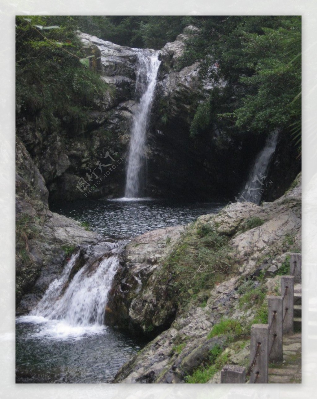 黄山九龙瀑