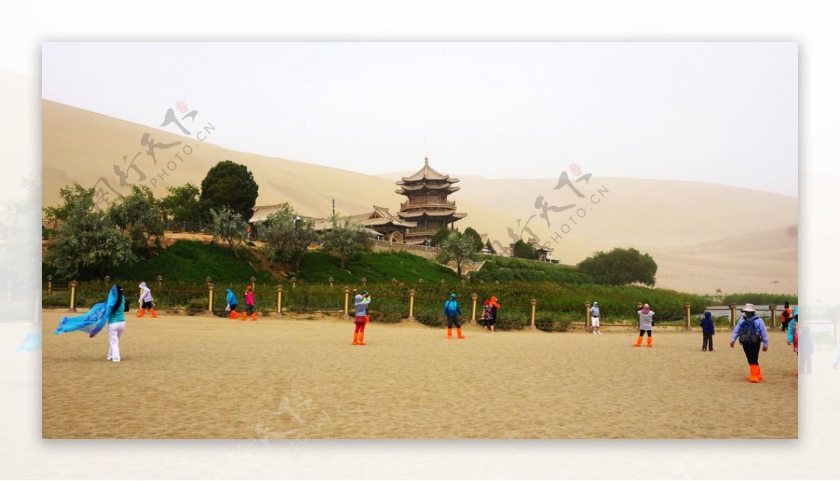 黄沙中的雷音寺