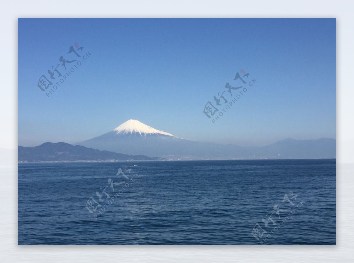 伊豆湾远眺富士山