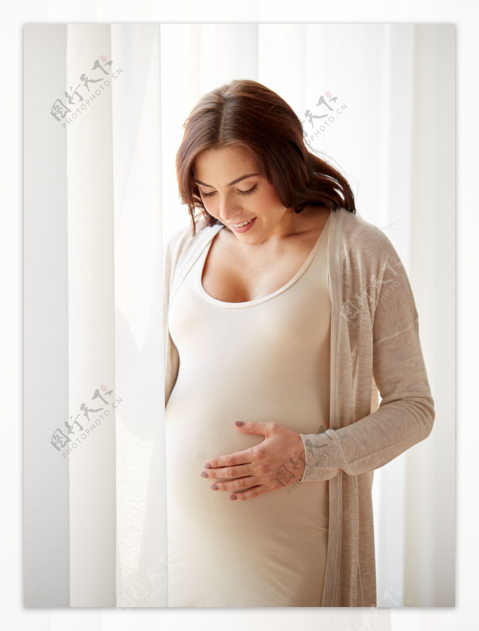 国外孕妇写真图片_人物_高清素材-图行天下素材网