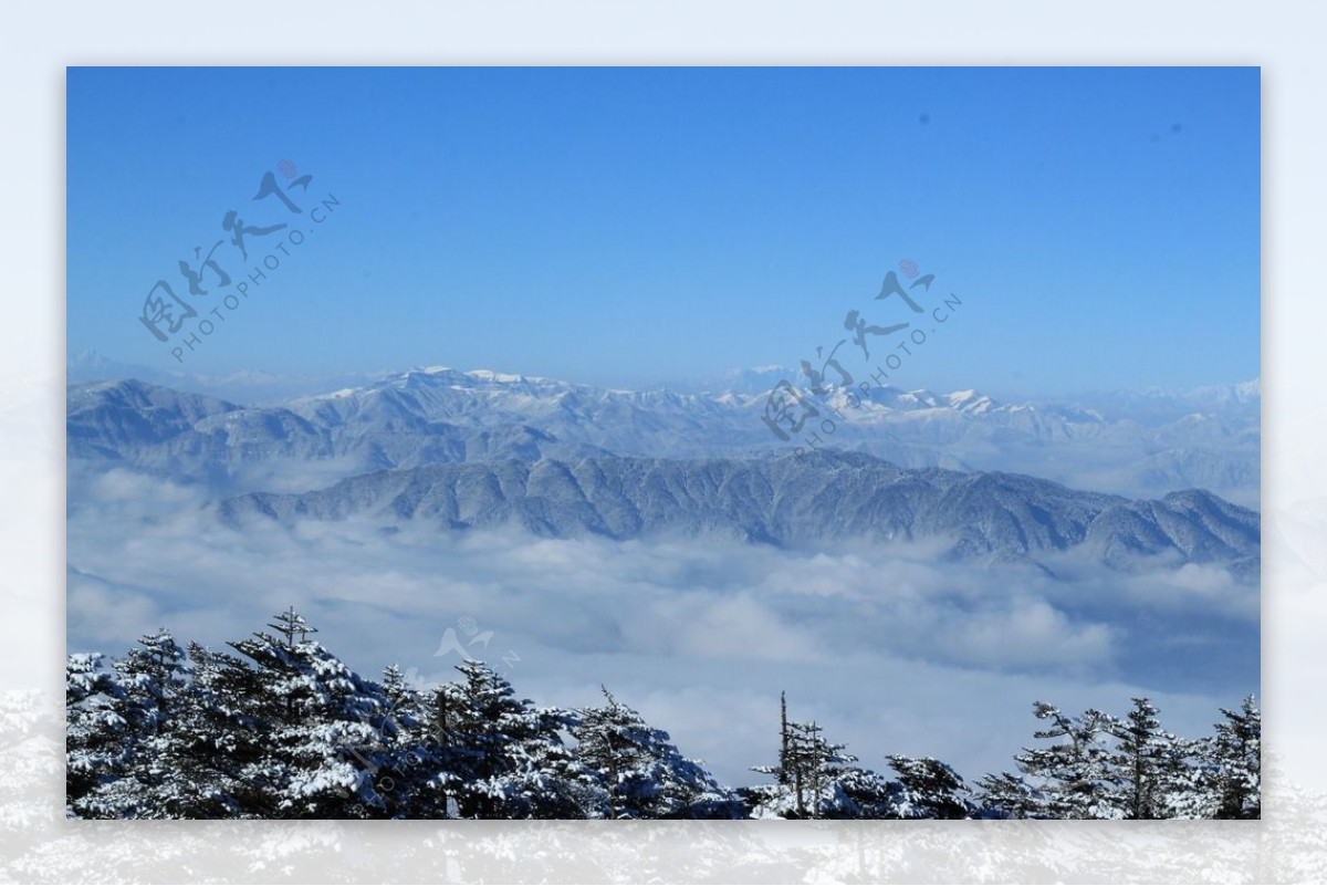 峨眉山雪景