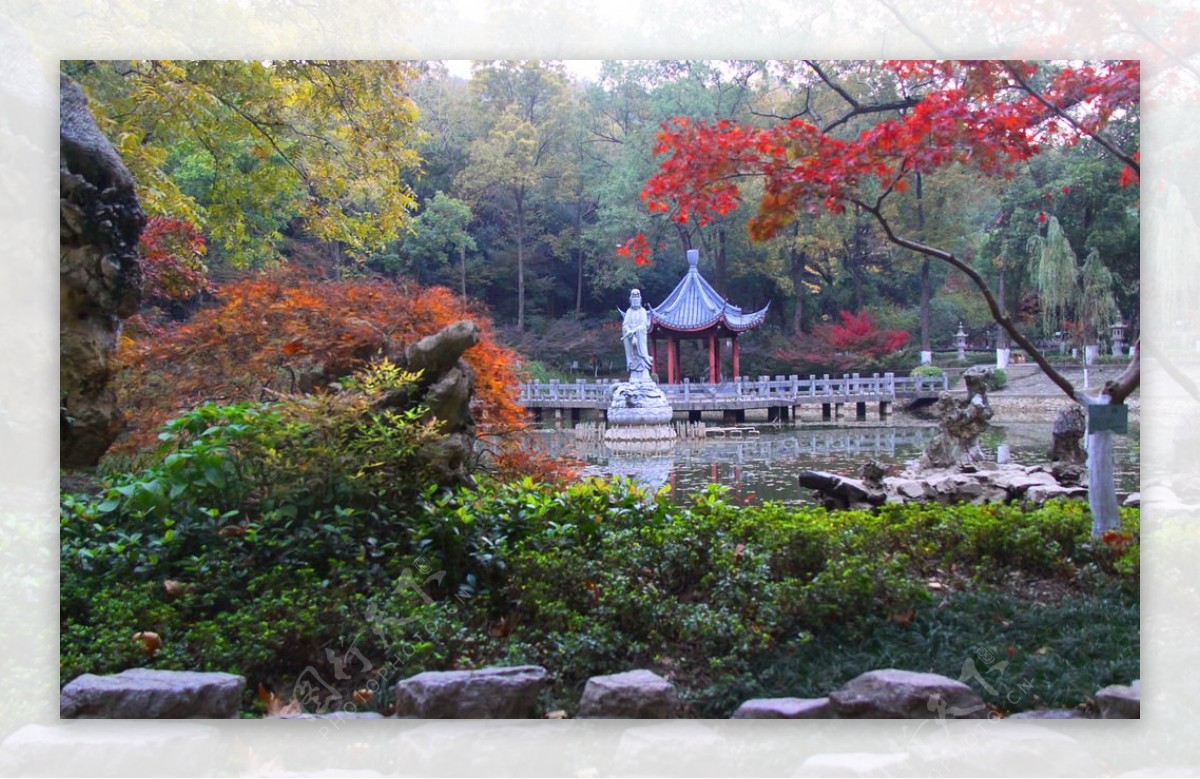 栖霞山红叶栖霞古寺