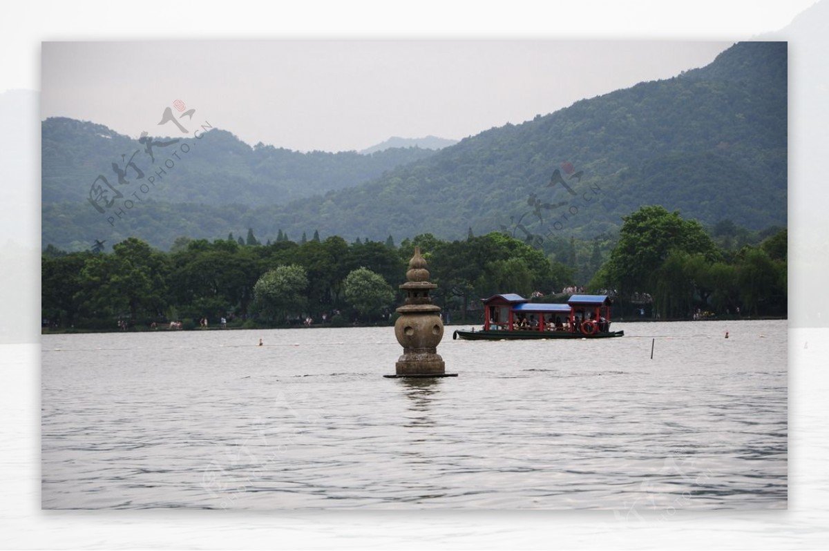 【携程攻略】杭州三潭印月景点,三潭印月是西湖十景中最著名的一景，人民币一元的背面就是三潭映月，…