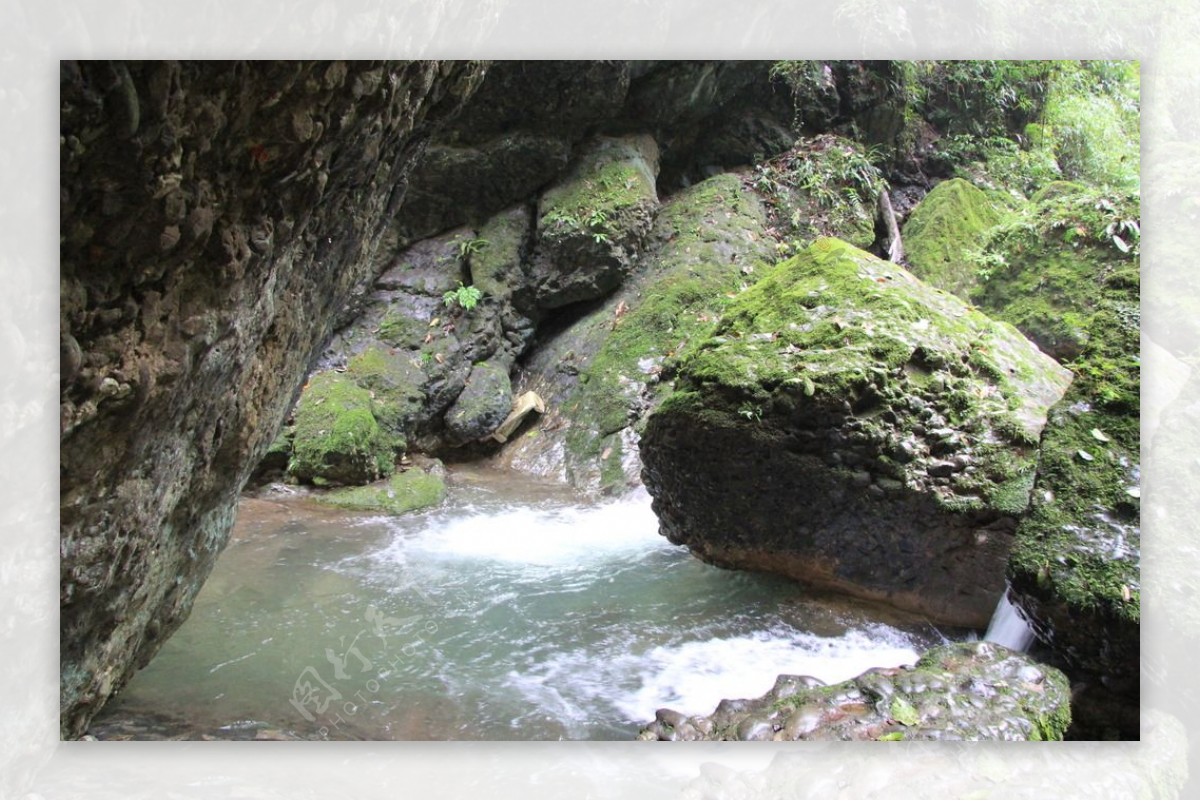 山涧流水