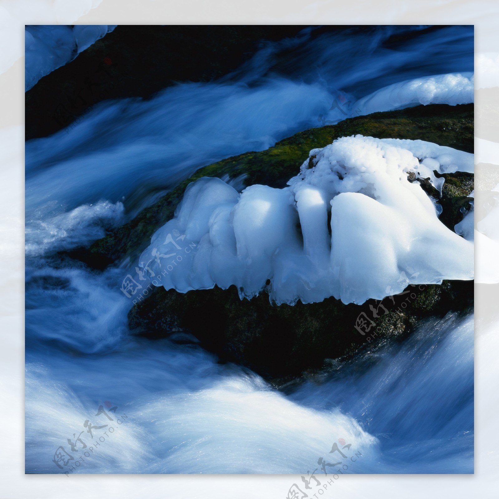 冬季小溪流淌高清风景图片图片