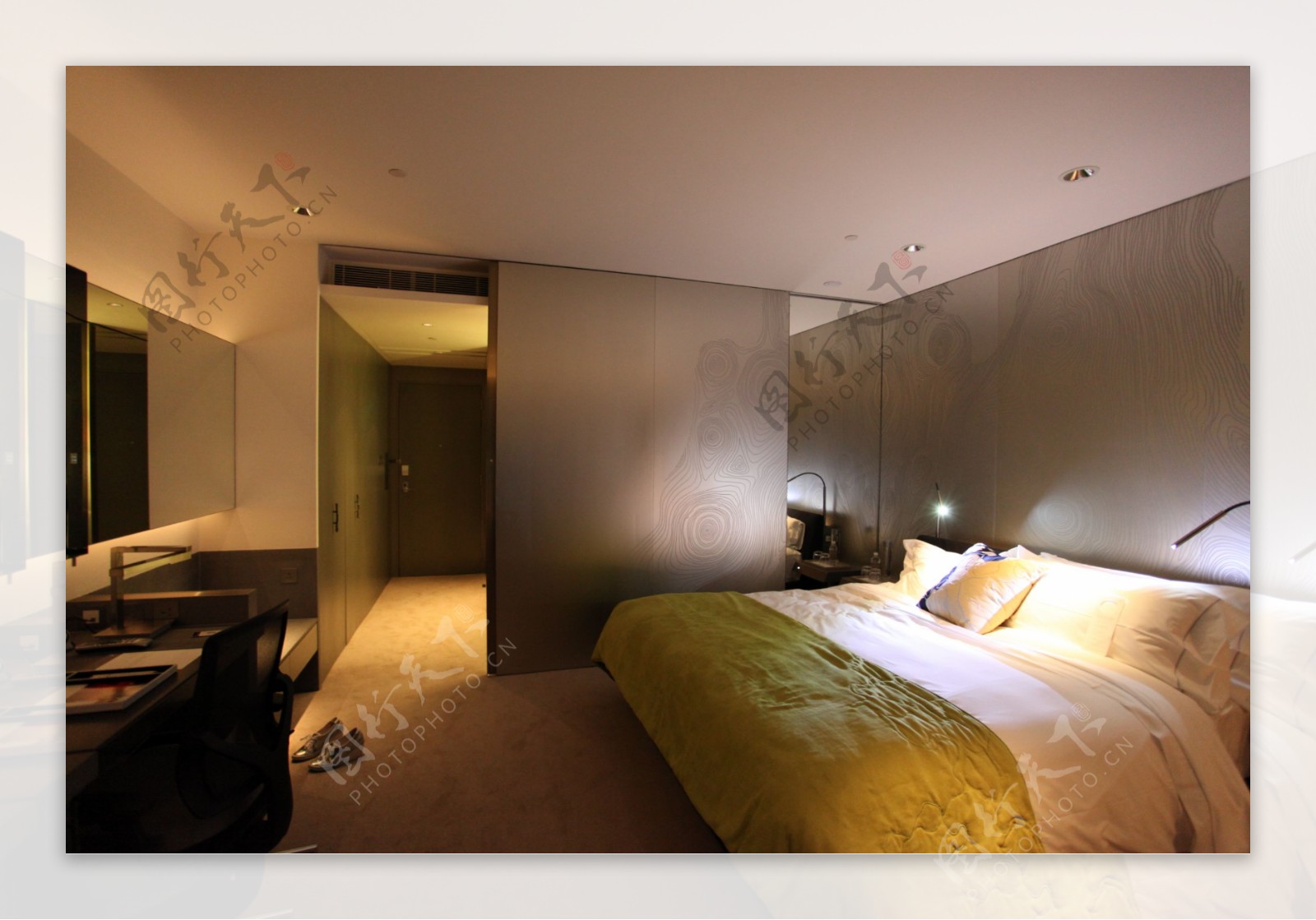 酒店房间搁板式设计图片
