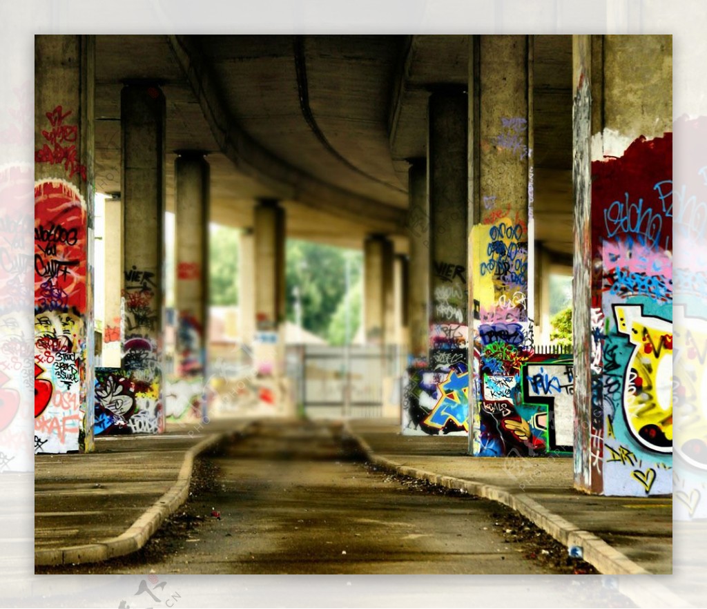 高架桥下的涂鸦影楼摄影背景图片