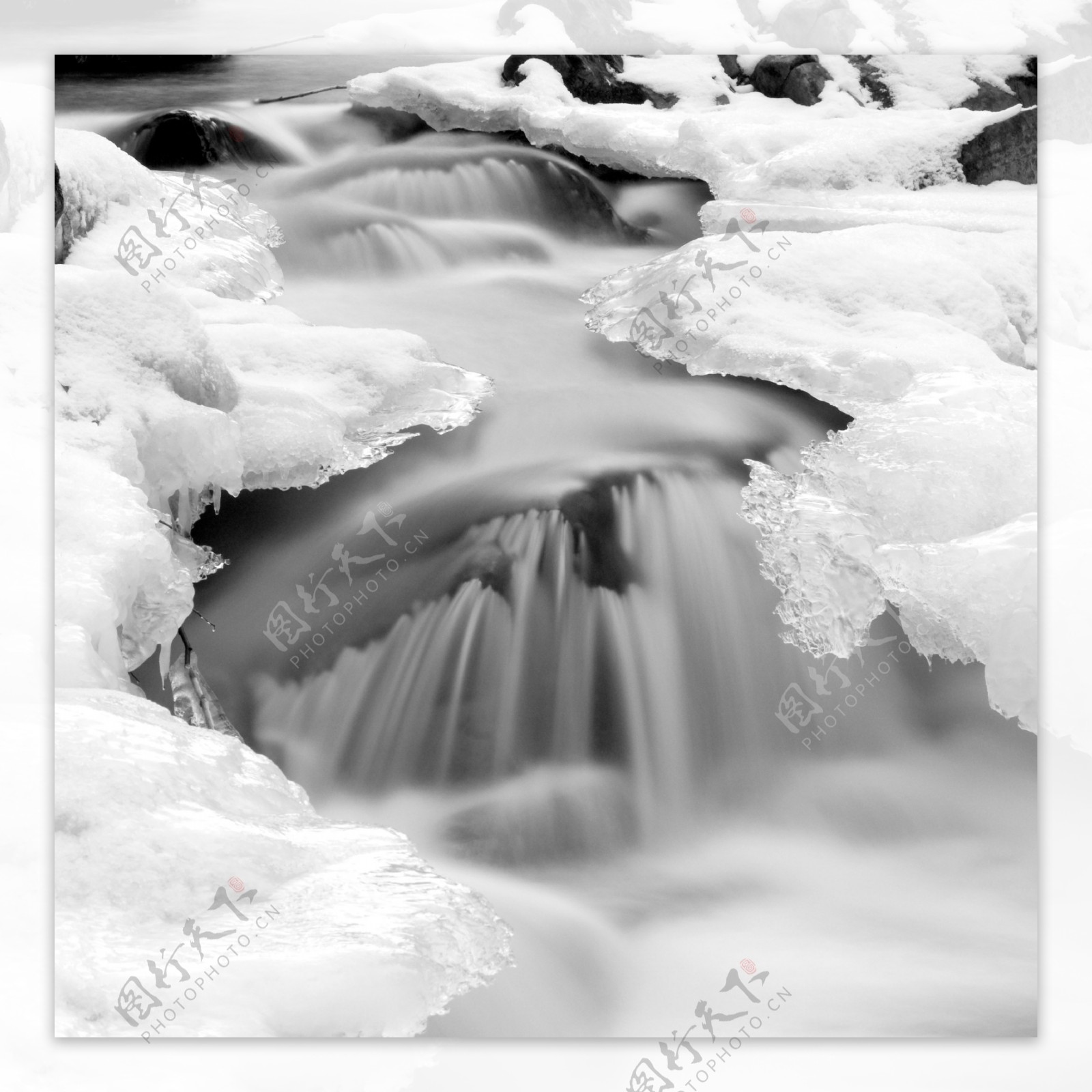小溪流水与冰雪图片