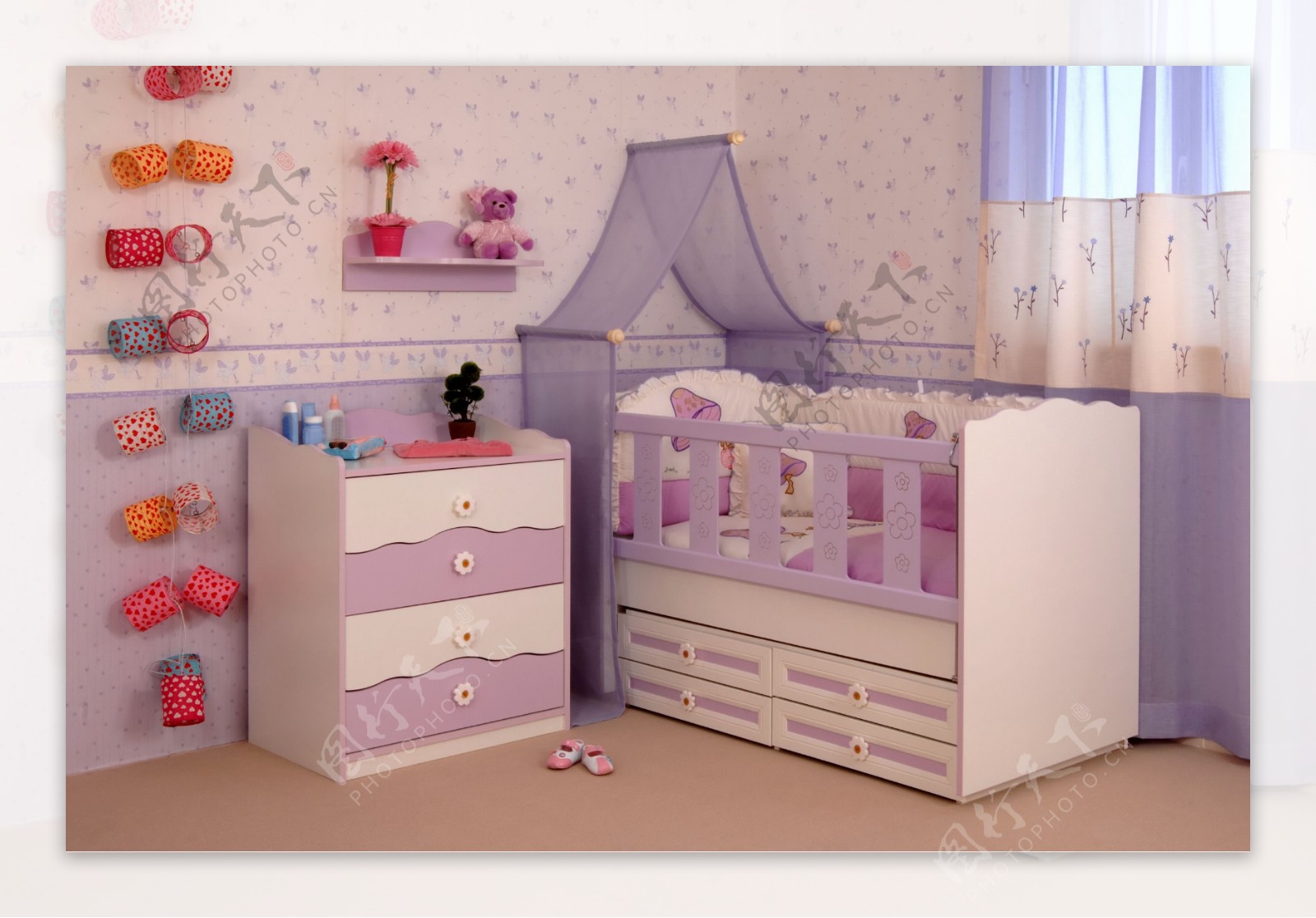 紫色梦幻婴儿房
