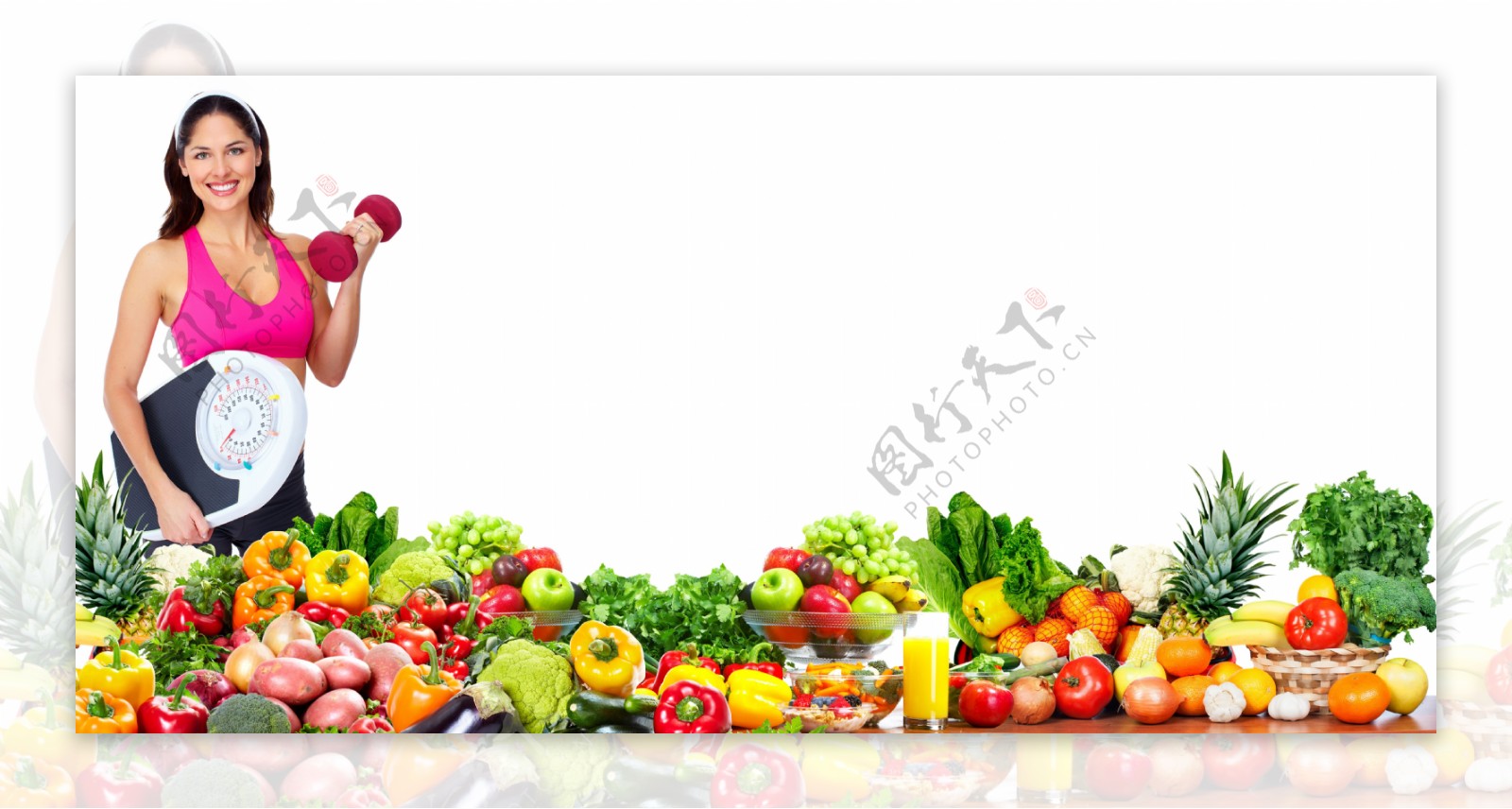 健身的美女与蔬菜水果图片