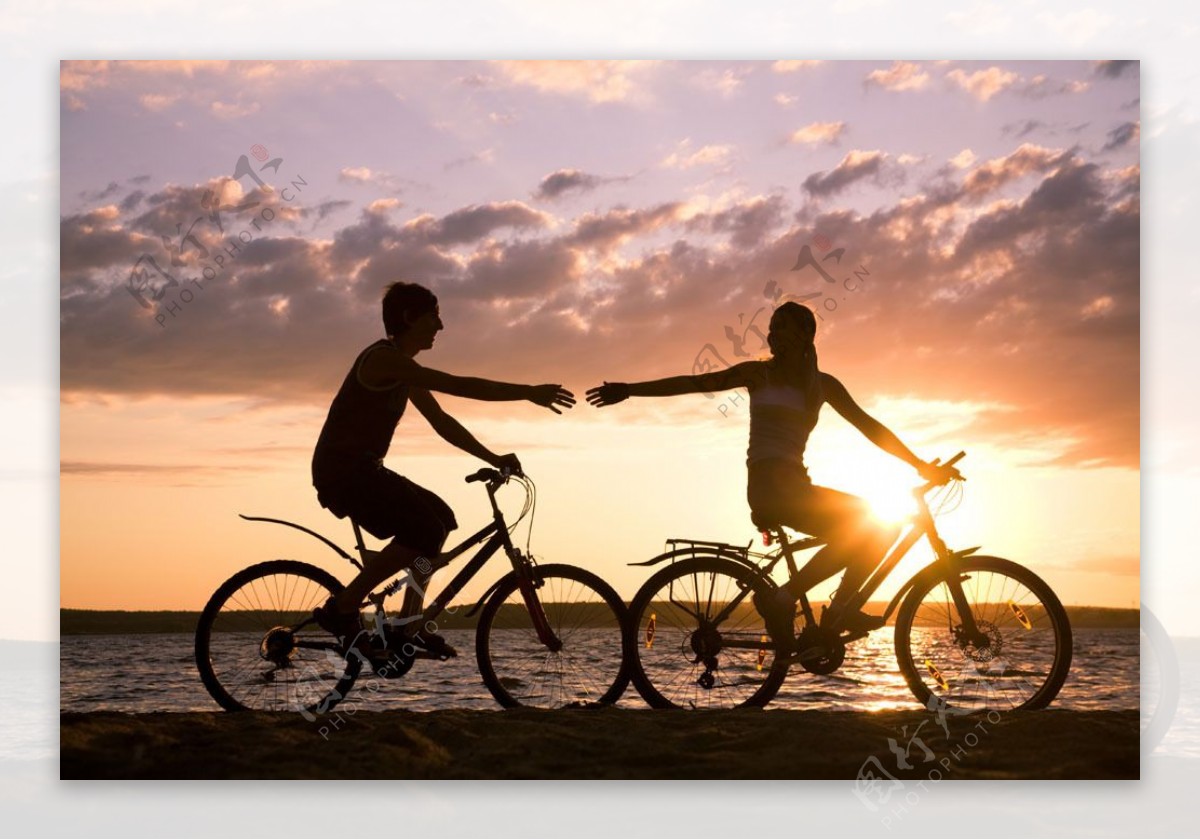 骑自行车的浪漫情侣设计元素图片_ID:411385169-Veer图库