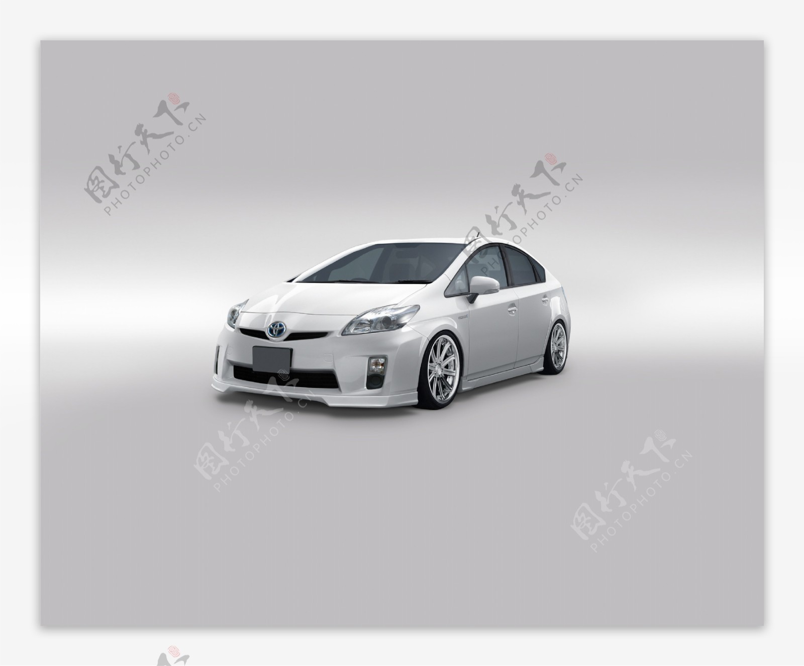 白色丰田汽车图片