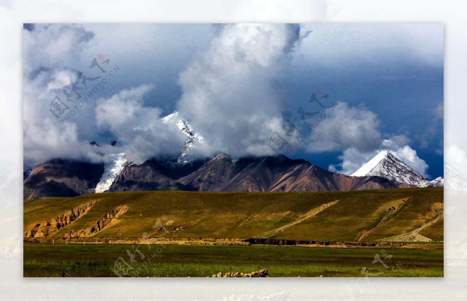 西藏念青唐古拉山脉风景