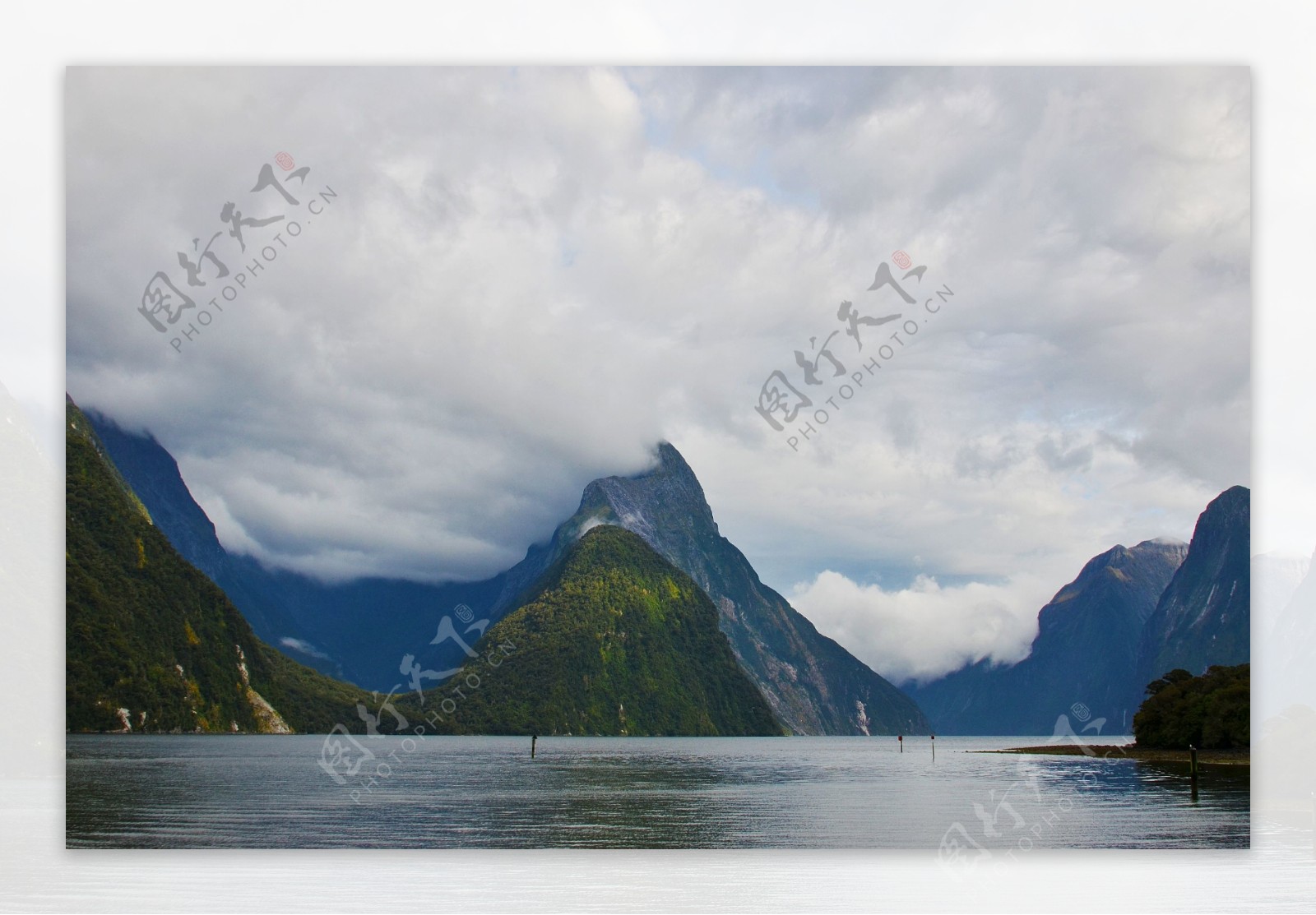 新西兰米尔福德峡湾风景