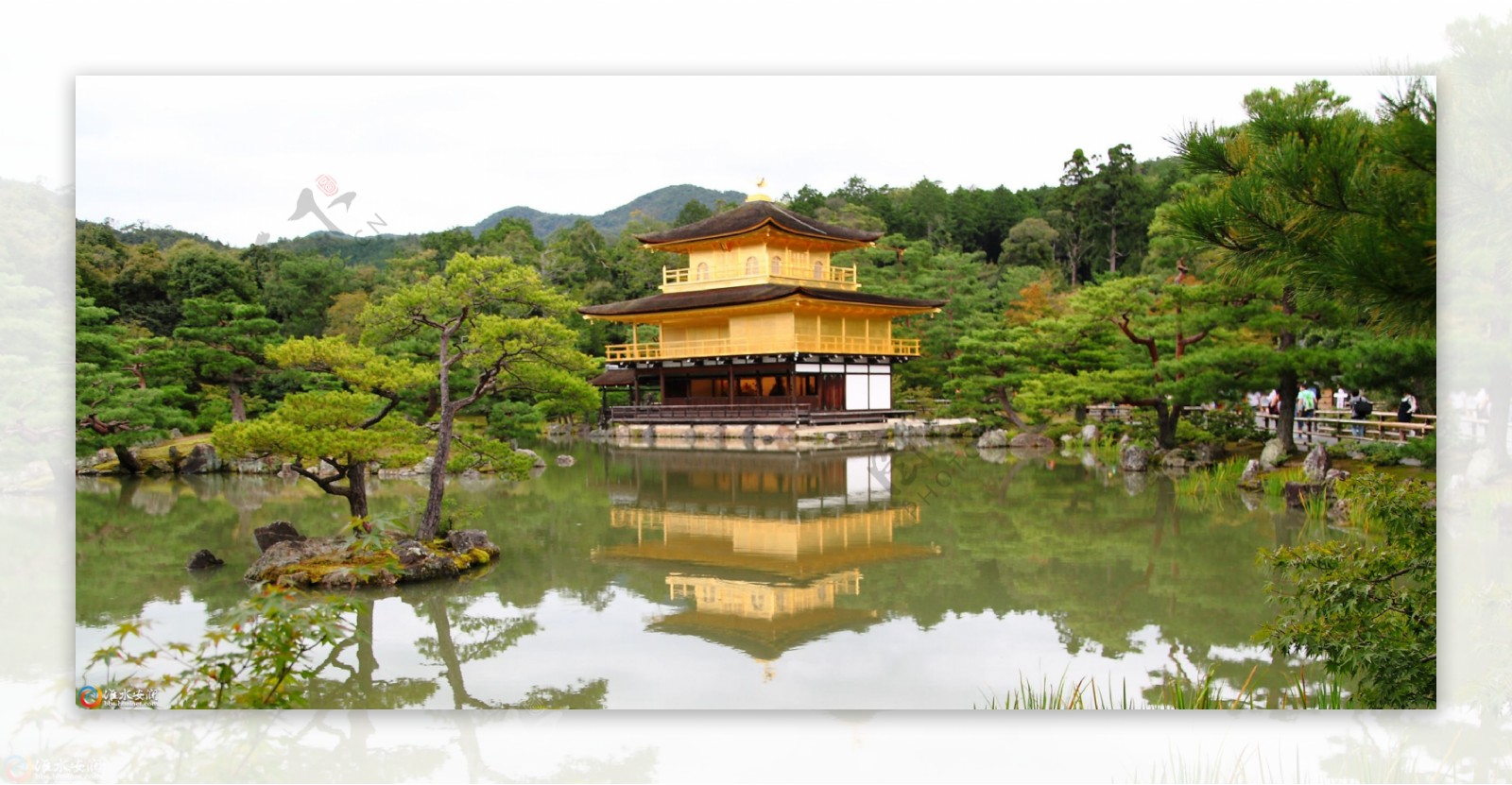 日本金阁寺古典建筑山水海报