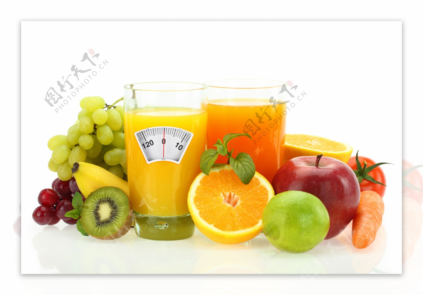 新鲜水果与橙汁图片