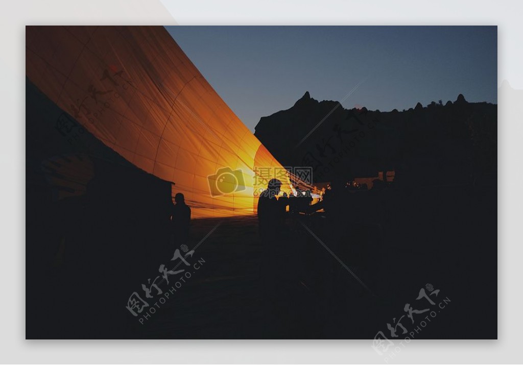 晚上探险热空气气球发光皇室成员自由图像