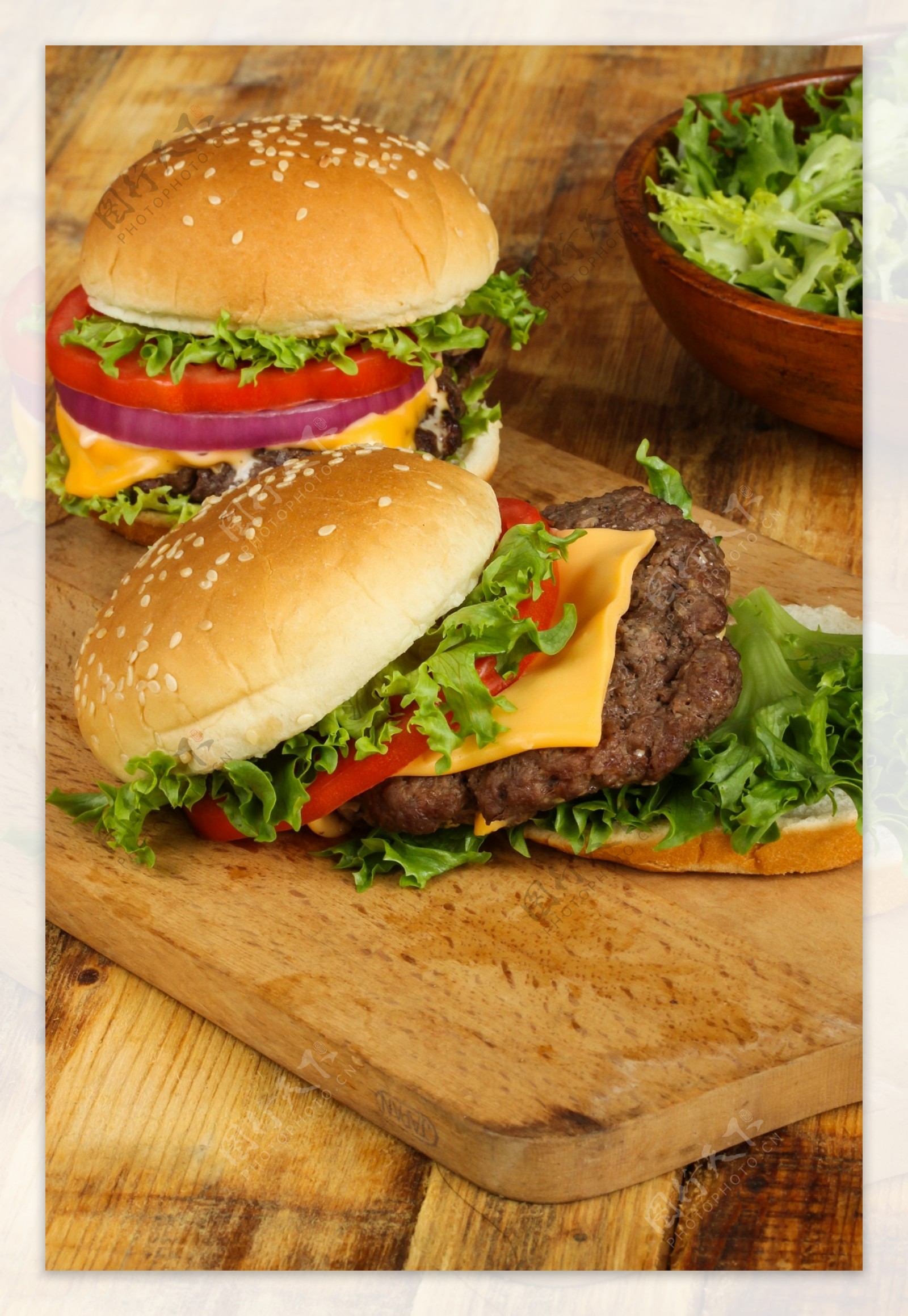 烤肉蔬菜汉堡包图片
