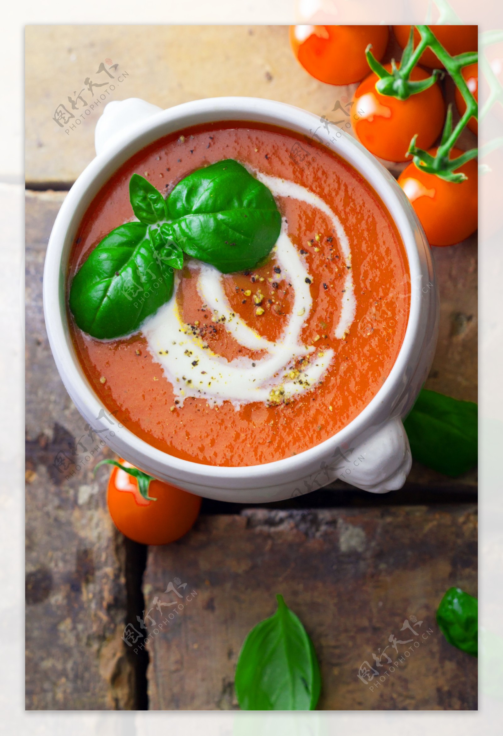 一碗西红柿汁图片