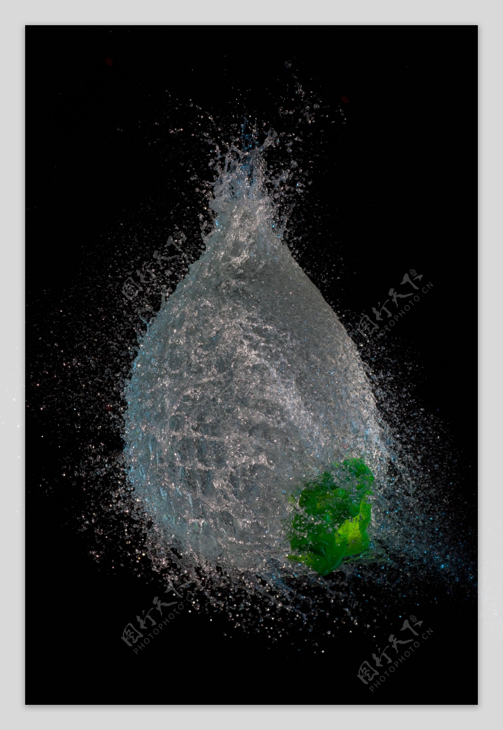 气球爆炸的水花图片