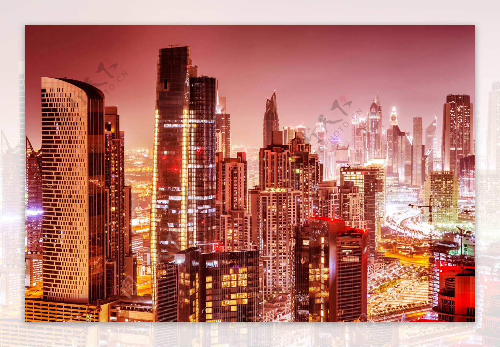 美丽的迪拜城市高楼建筑夜景图片