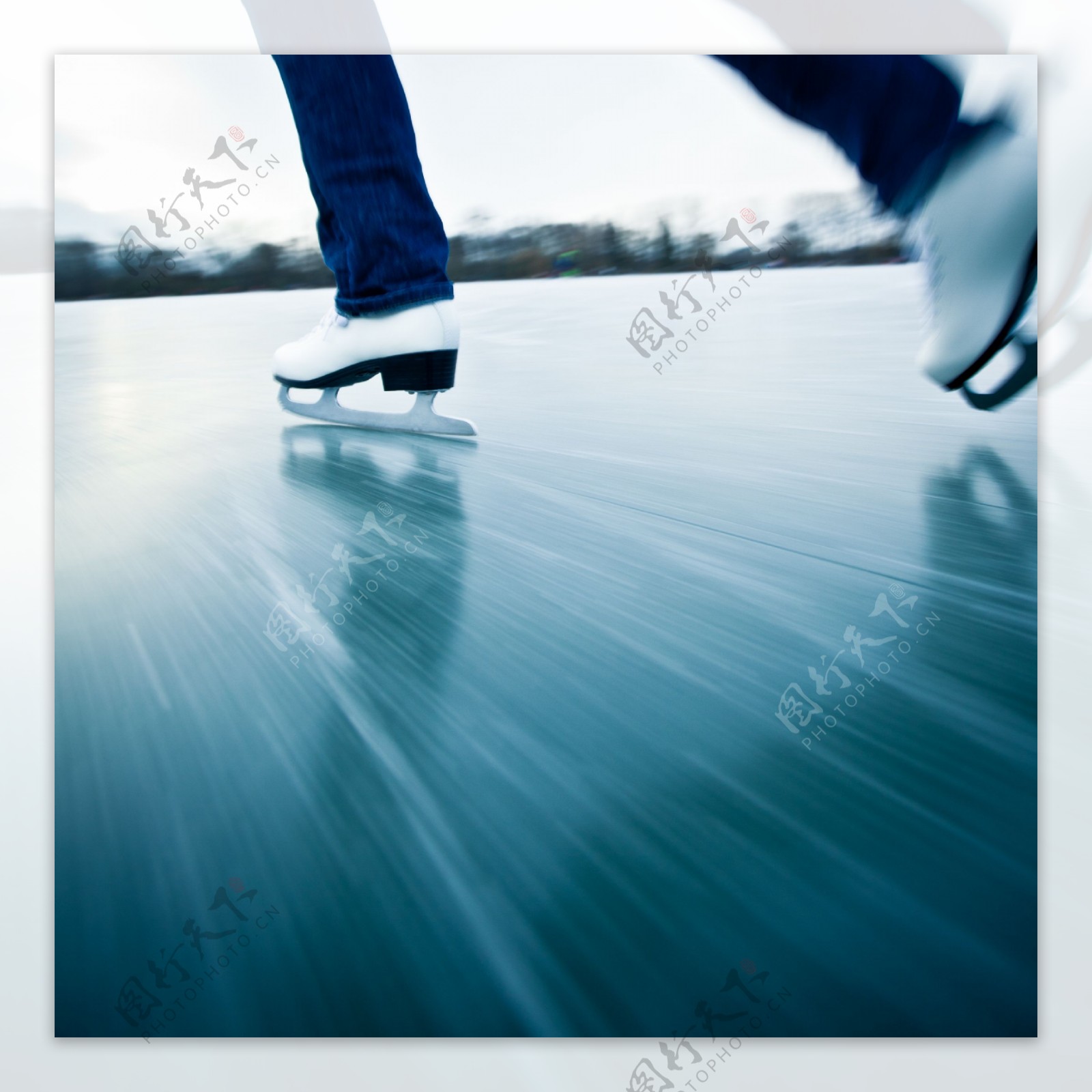 溜冰人物摄影图片