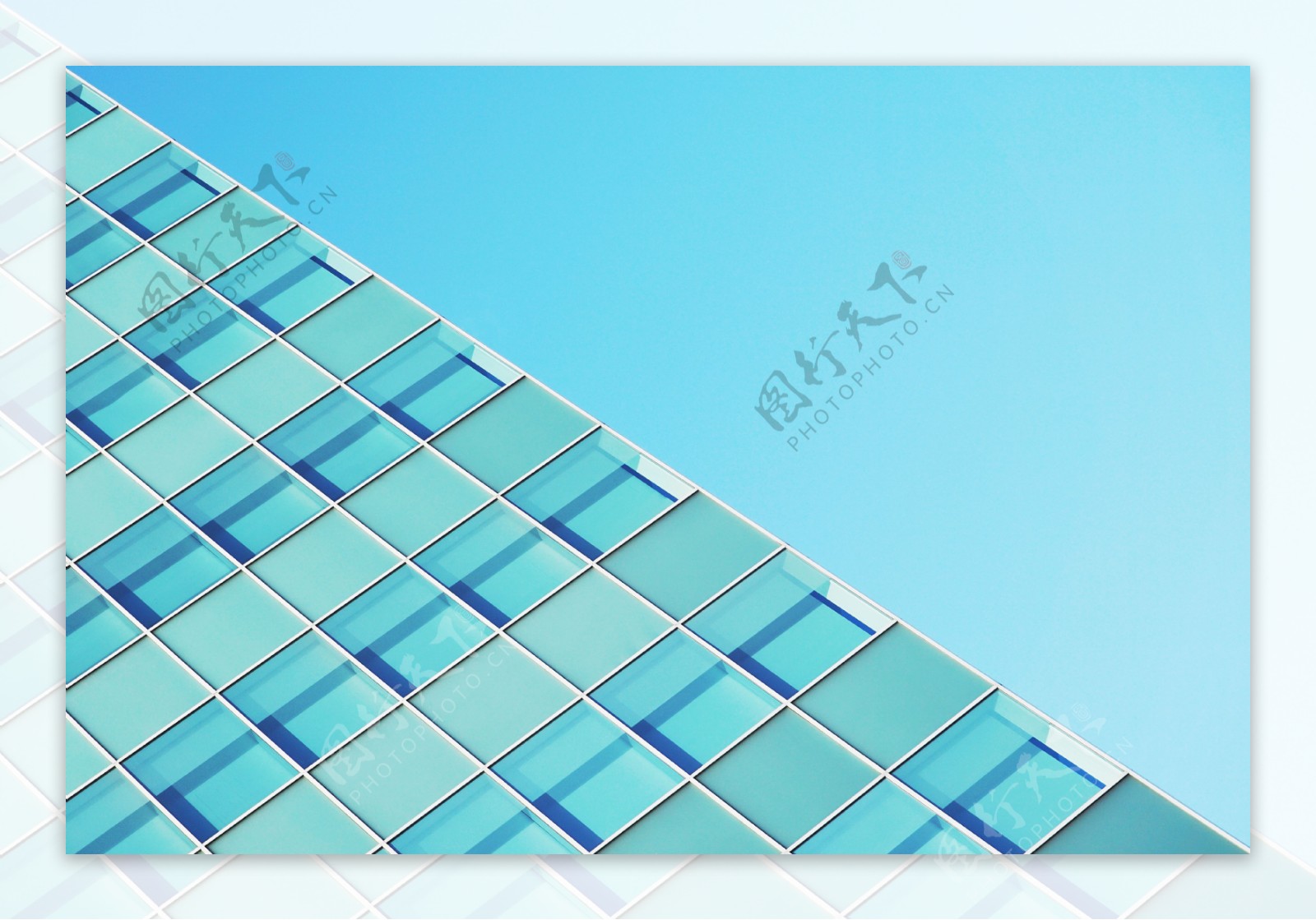 蓝色玻璃幕墙建筑图片