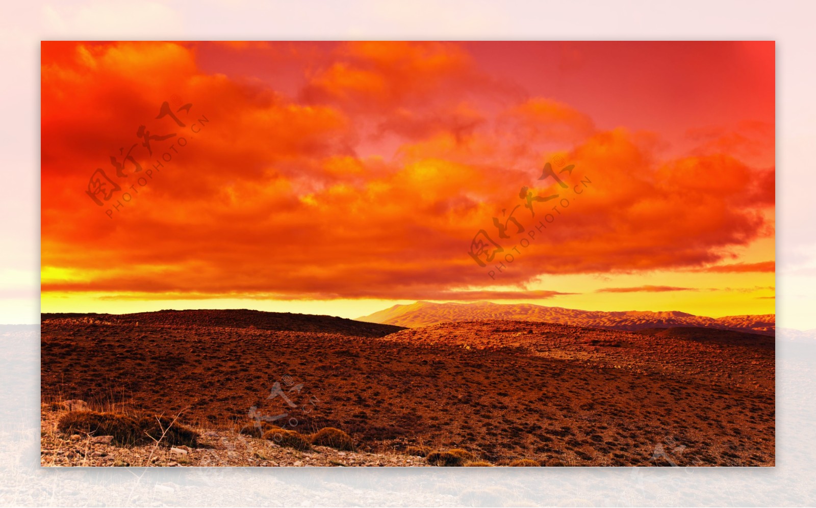 黄昏沙漠风景图片