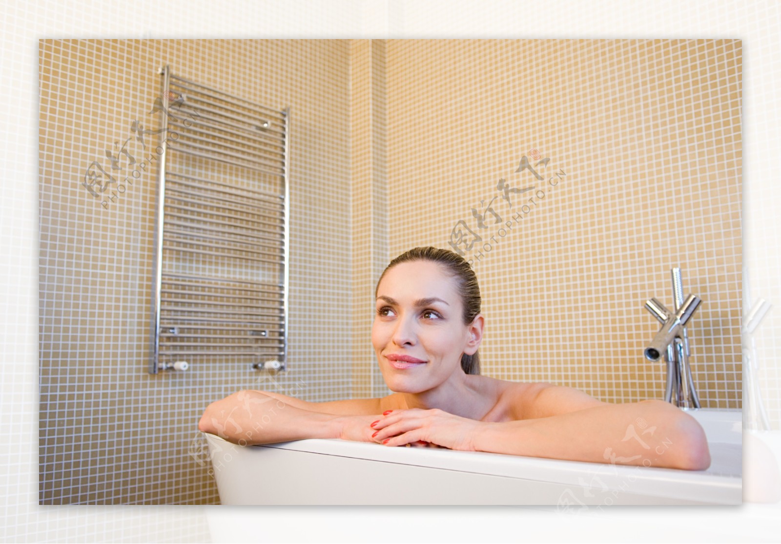 浴缸里的女人高清素材图片