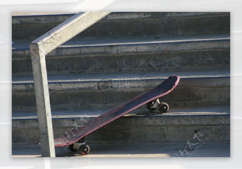 台阶上的滑板
