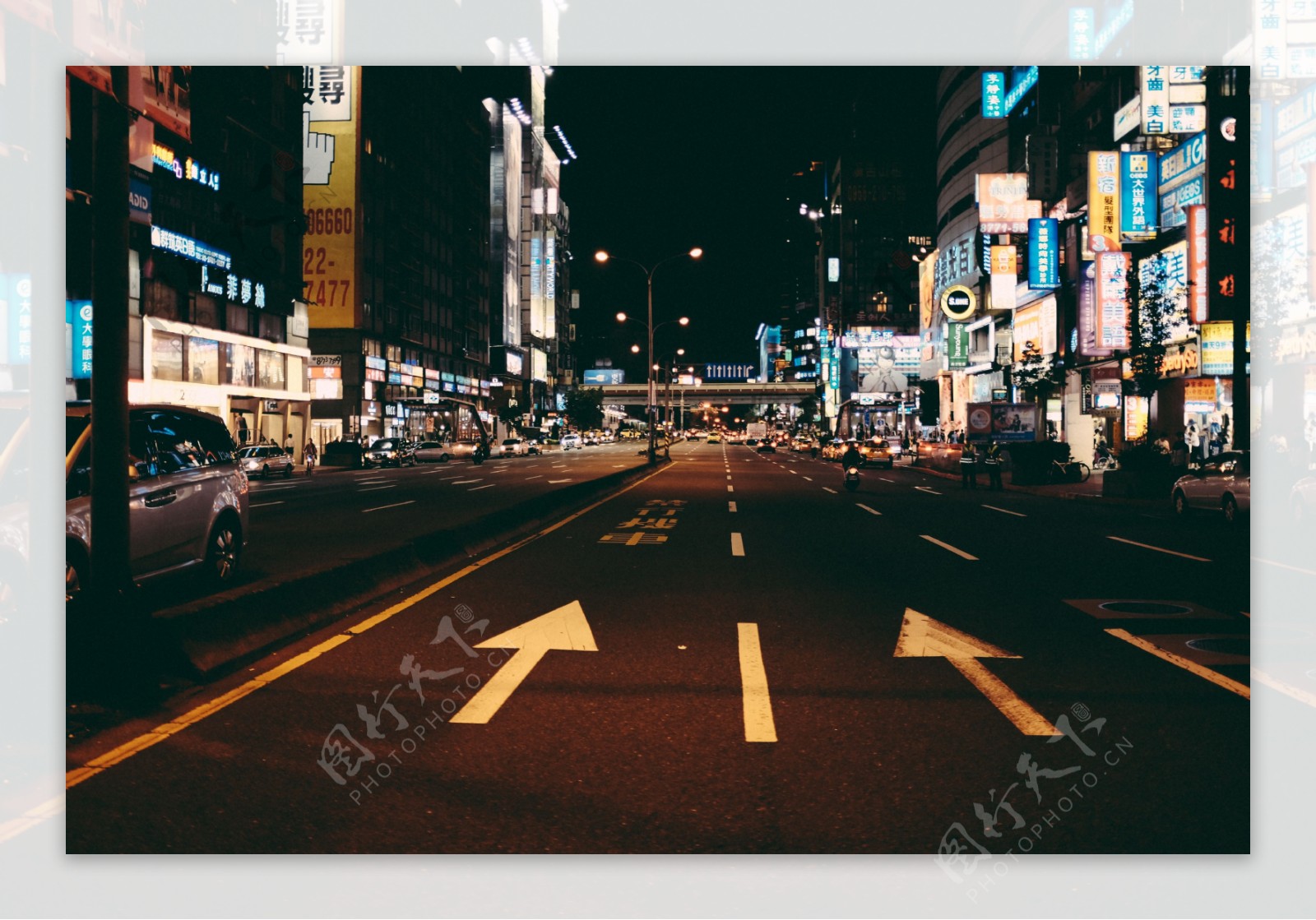 日本夜晚城市夜景图片