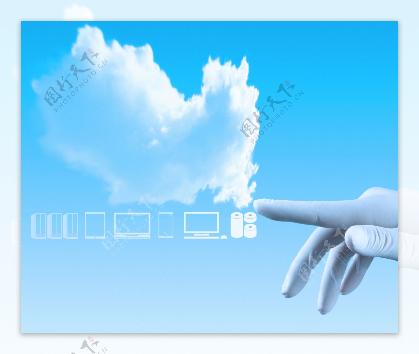 蓝天白云下指图标的手