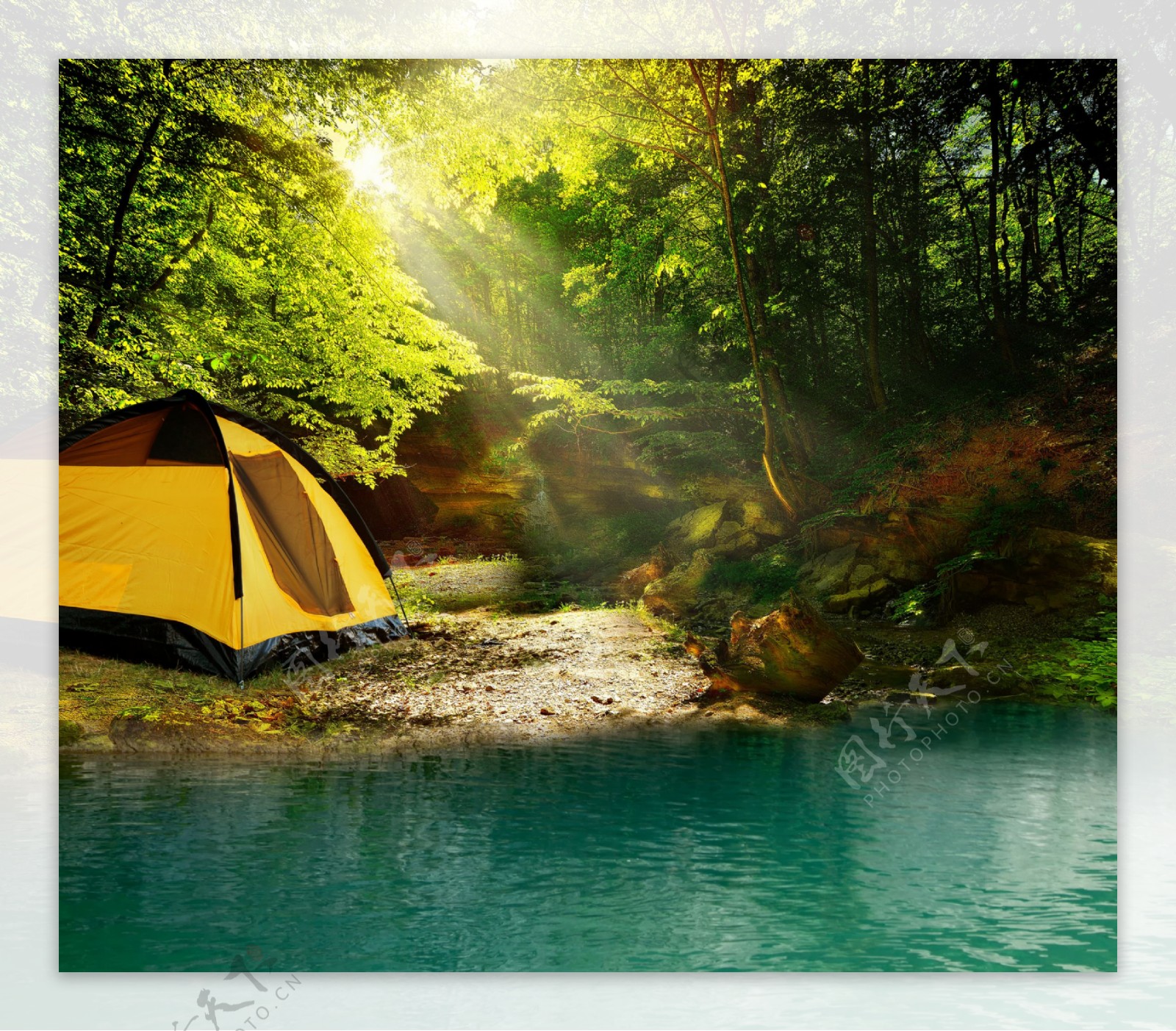 湖边的帐篷图片