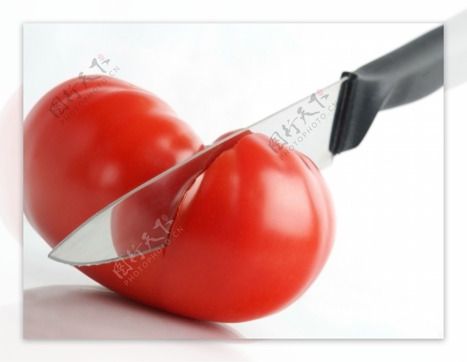 小刀切西红柿图片
