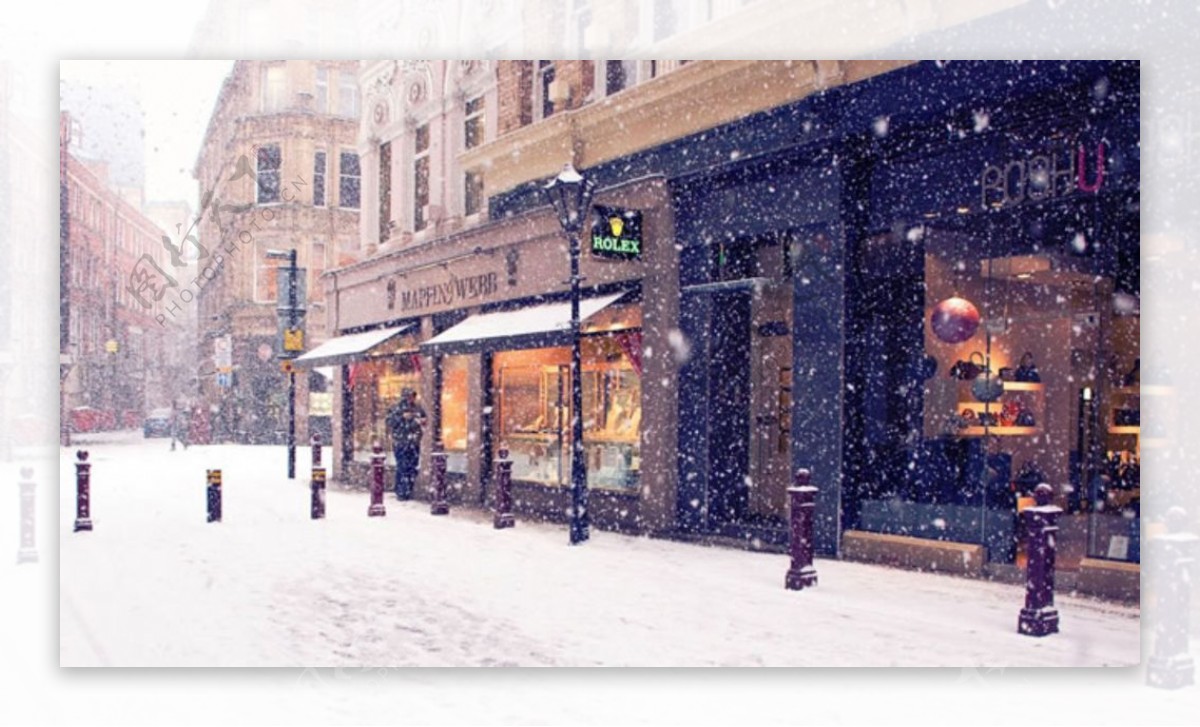 城市街道雪景图片