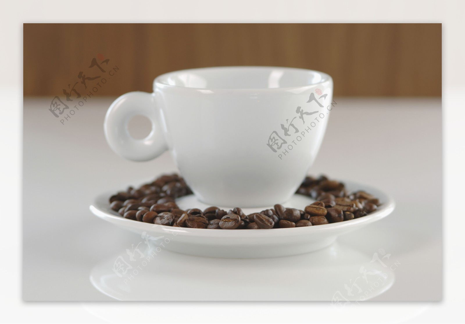 咖啡豆与咖啡杯具图片