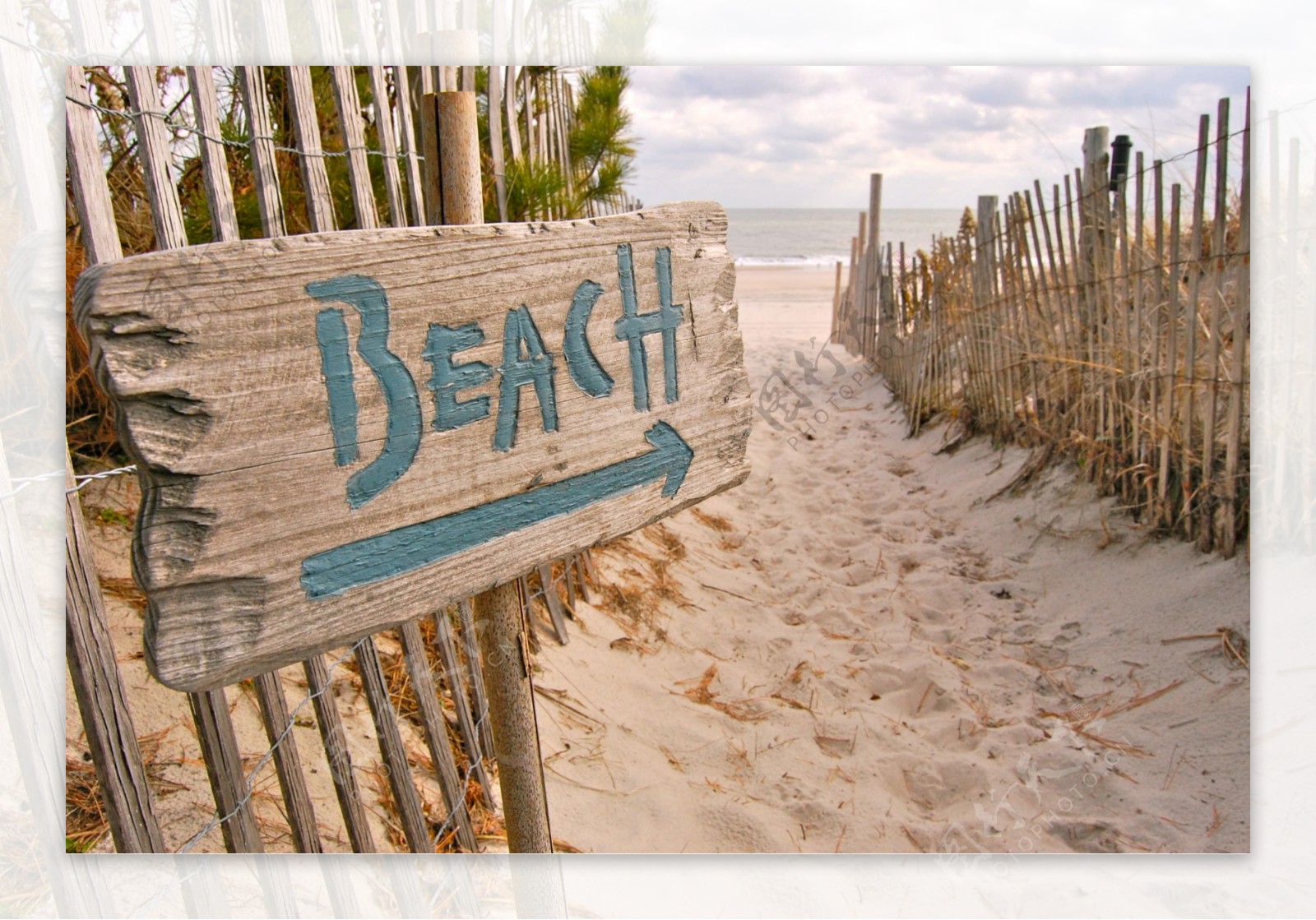 沙滩篱笆指示牌图片