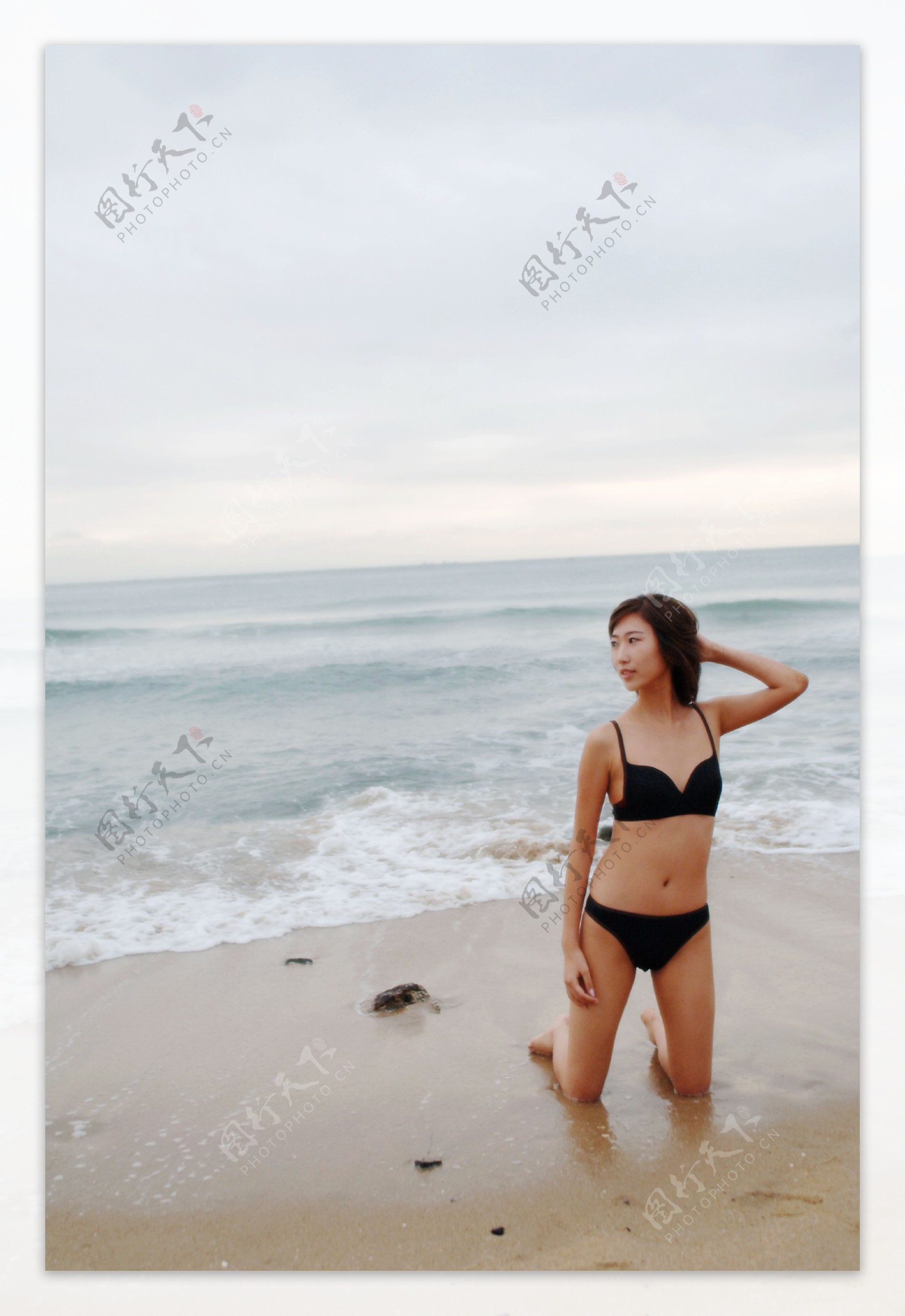沙滩美女摄影图片
